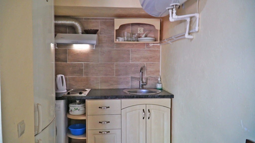 4-местный 2-комнатный номер с кухней и стиральной машиной, хостел Малибу, Евпатория